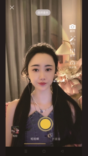 43岁贾玲，被综艺开除。